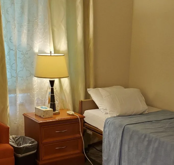 Bright private bedroom at Newcastle House
